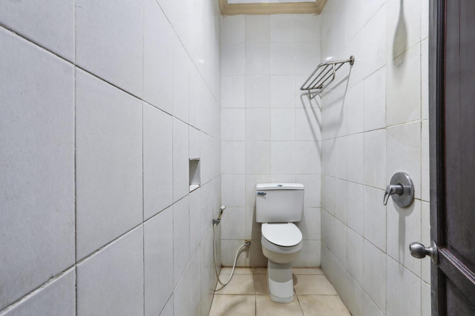 Collection O 93163 Hotel Grand Kartika Parepare Εξωτερικό φωτογραφία