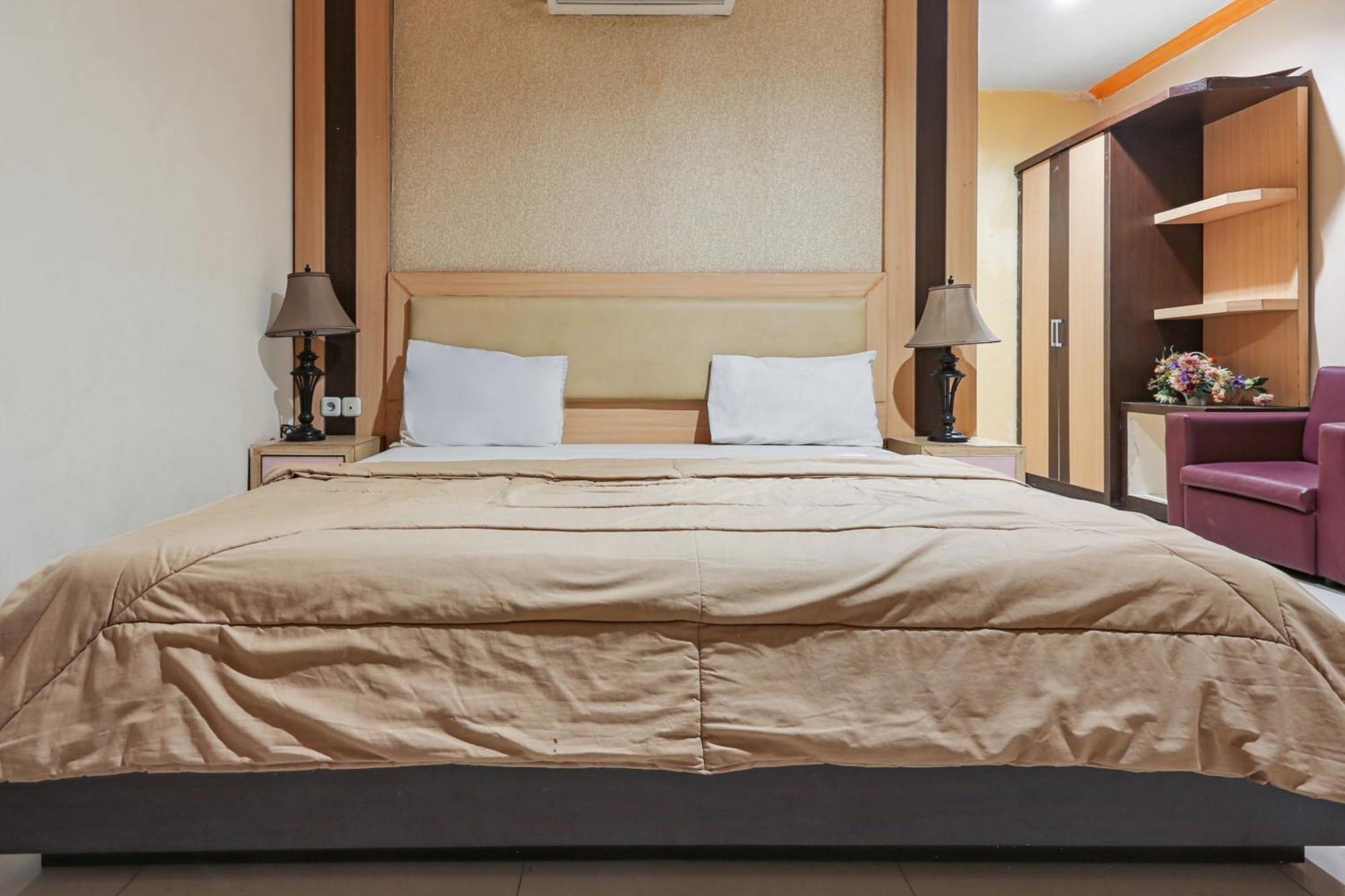 Collection O 93163 Hotel Grand Kartika Parepare Εξωτερικό φωτογραφία