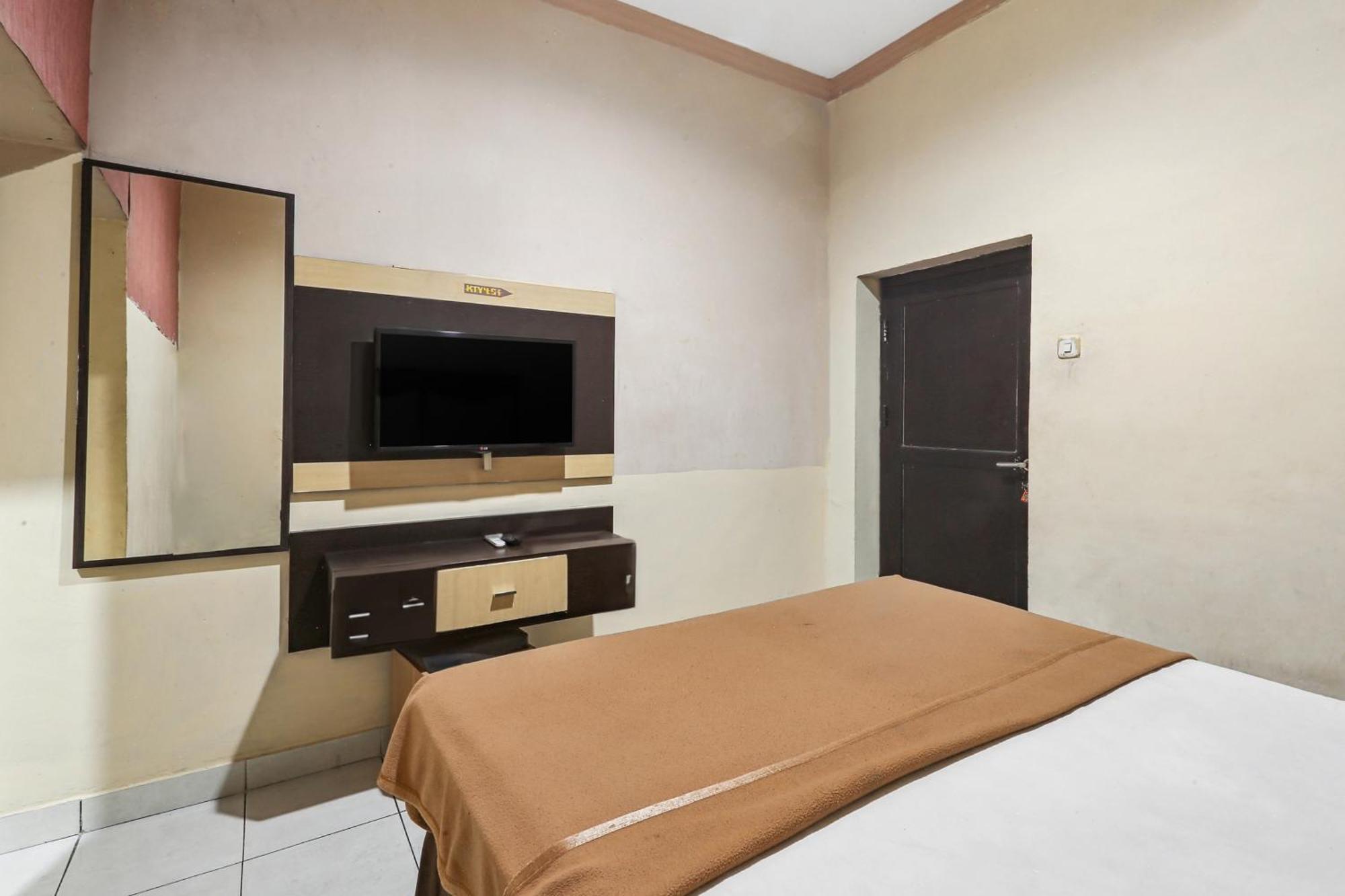 Collection O 93163 Hotel Grand Kartika Parepare Εξωτερικό φωτογραφία