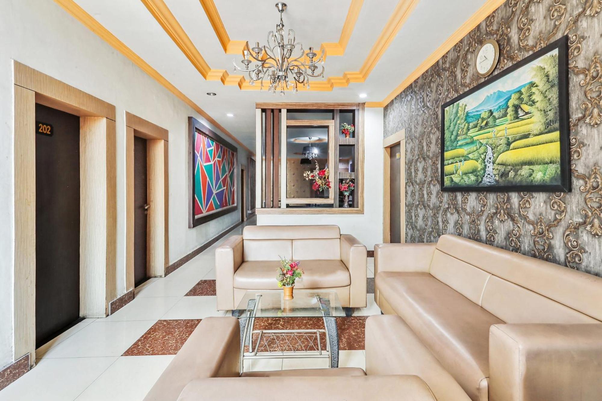Collection O 93163 Hotel Grand Kartika Parepare Εξωτερικό φωτογραφία