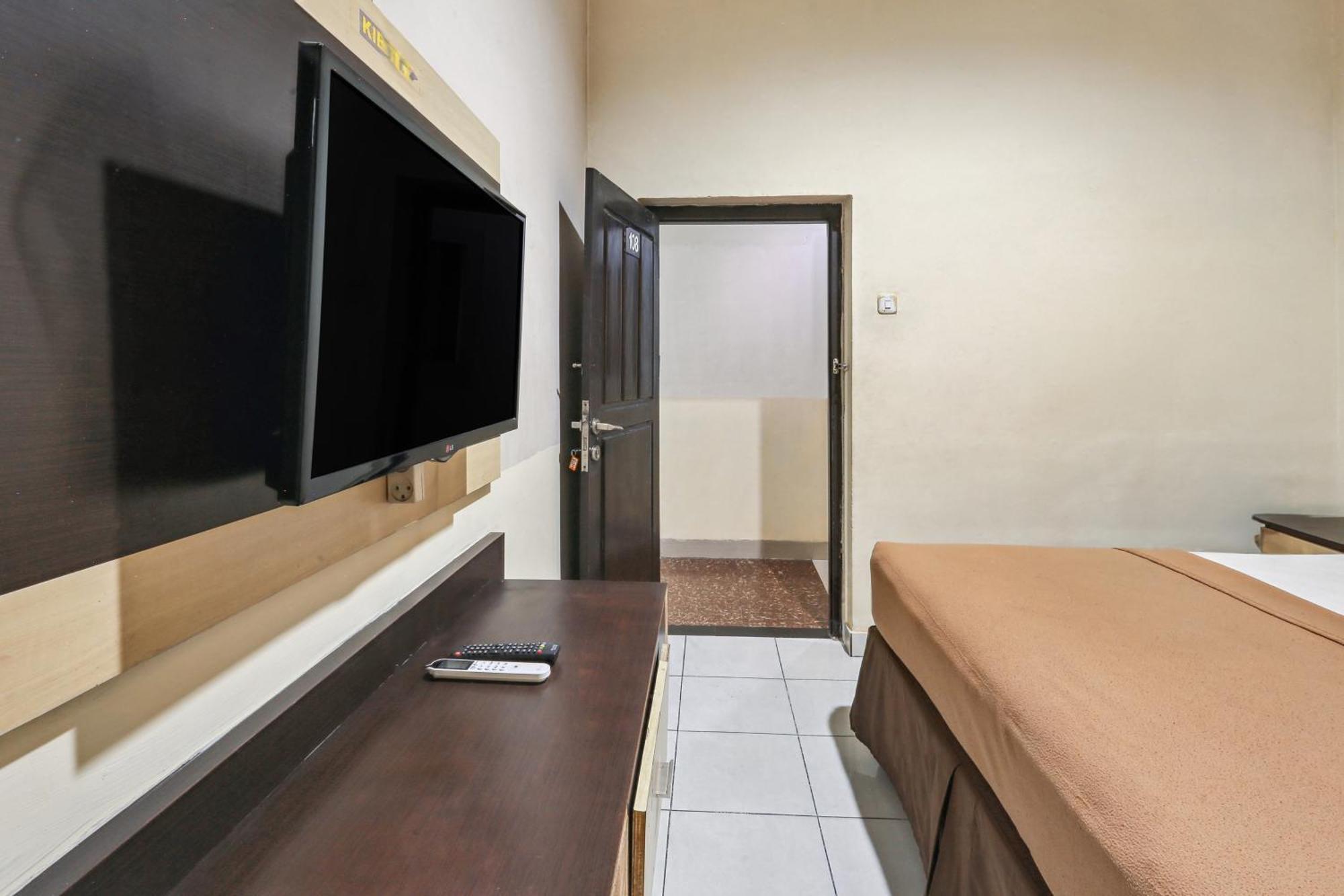 Collection O 93163 Hotel Grand Kartika Parepare Εξωτερικό φωτογραφία