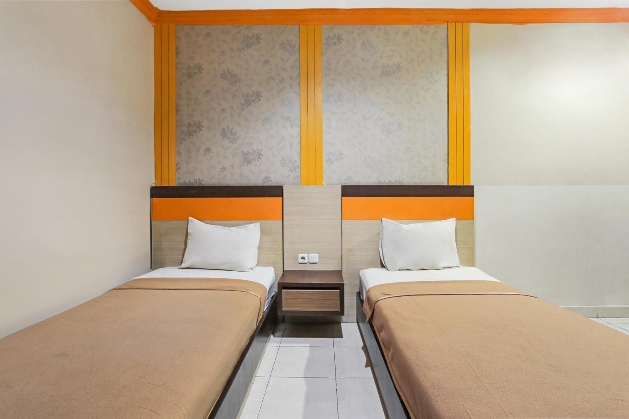 Collection O 93163 Hotel Grand Kartika Parepare Εξωτερικό φωτογραφία
