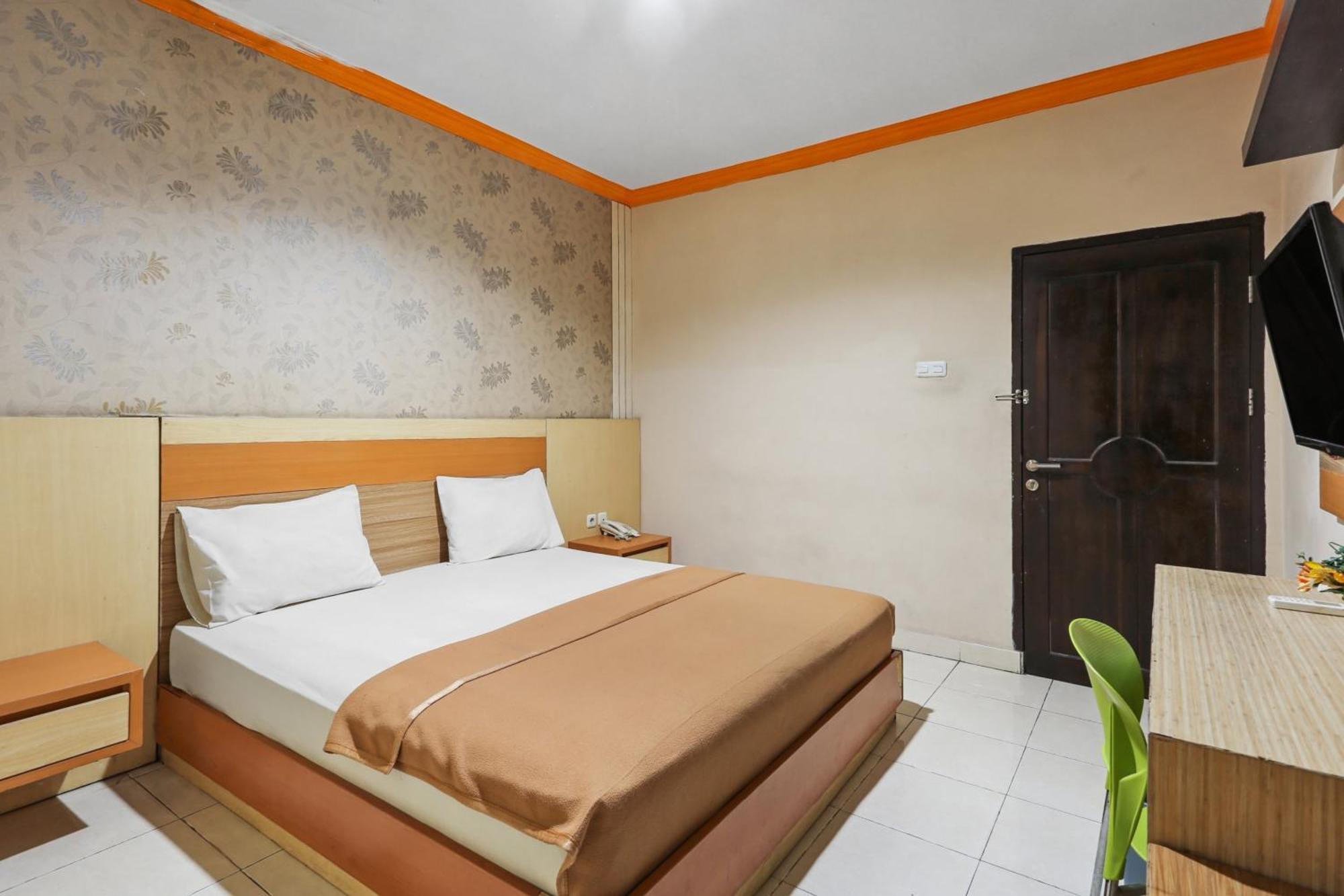 Collection O 93163 Hotel Grand Kartika Parepare Εξωτερικό φωτογραφία