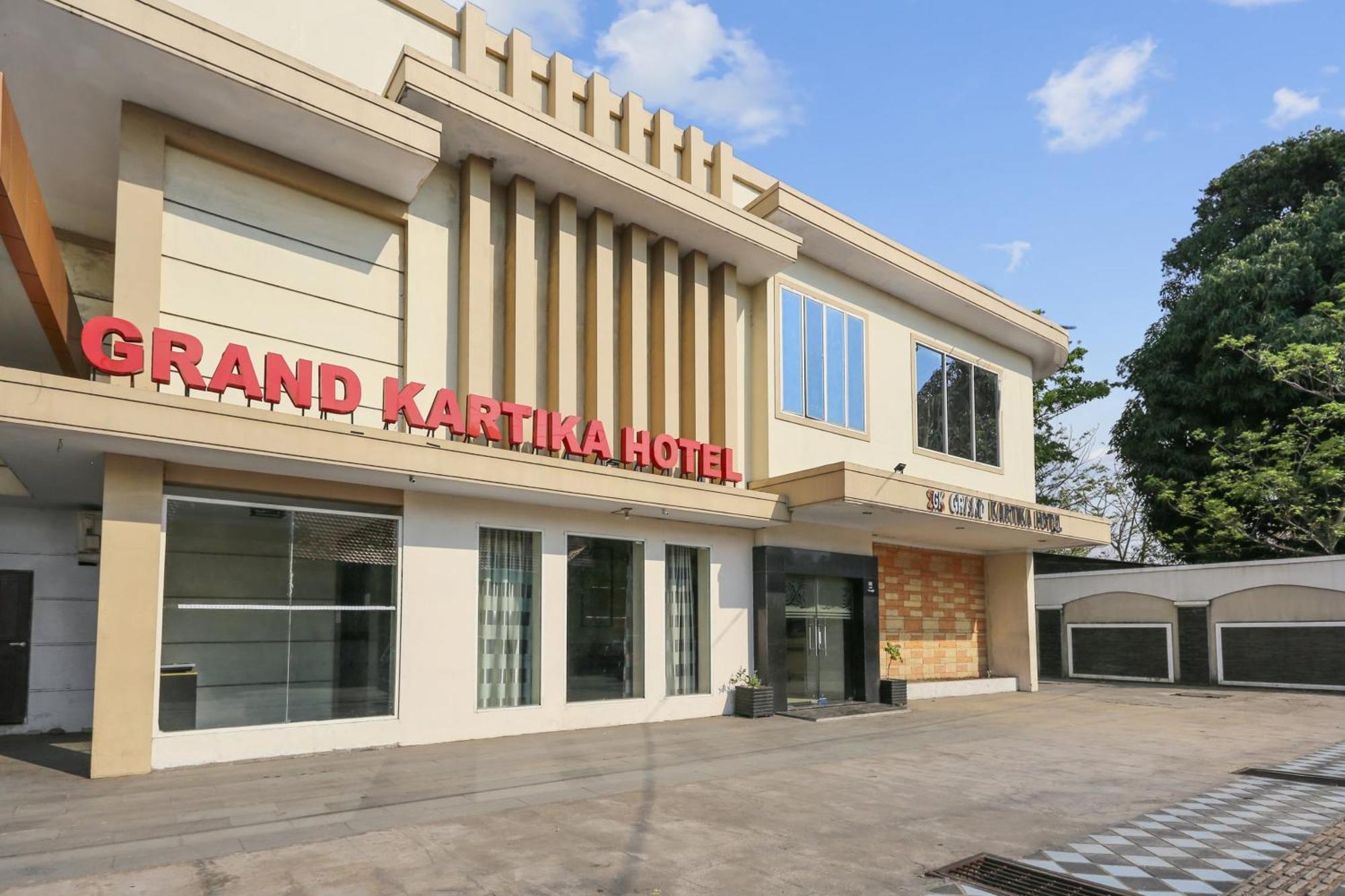 Collection O 93163 Hotel Grand Kartika Parepare Εξωτερικό φωτογραφία